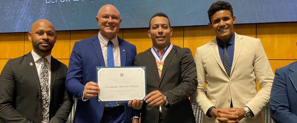 Pr.Leonardo Mercier presidente da Conframades recebe a comenda João Ferreira de Almeida